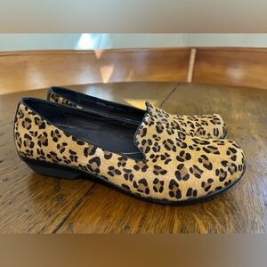Dansko Olivia leopard loafer 39 Excellent Condition